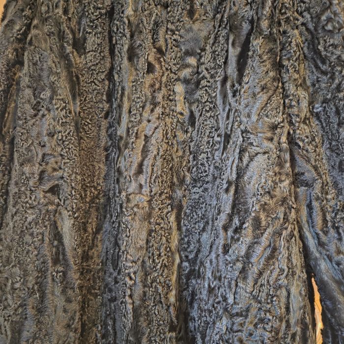 Haina blana astrahan,in conditii bune