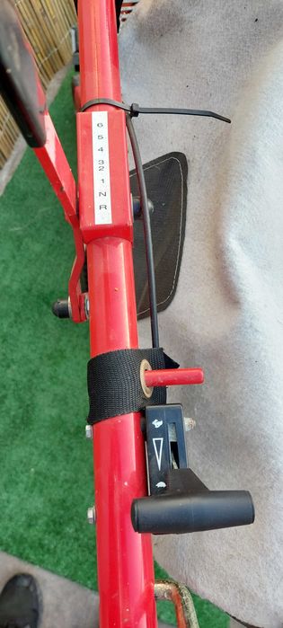 Бензинов самоходен листосъбирач