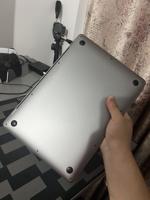 Laptop Macbook Air M1 8gb 256gb, impecabil, cutie completa