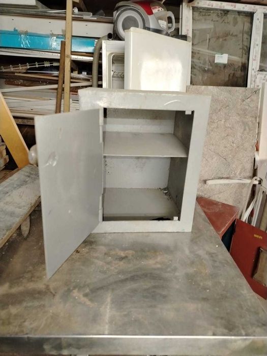 продам сейф металлический