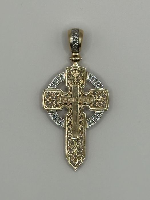 Золотой крест с брилиантами