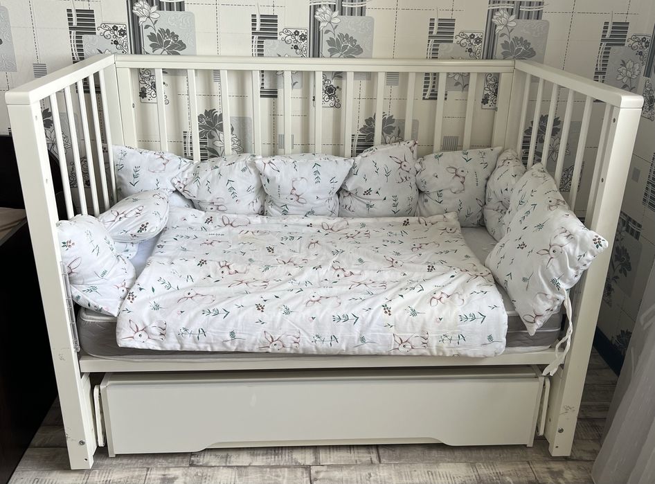 Продам манеж 60000 тг