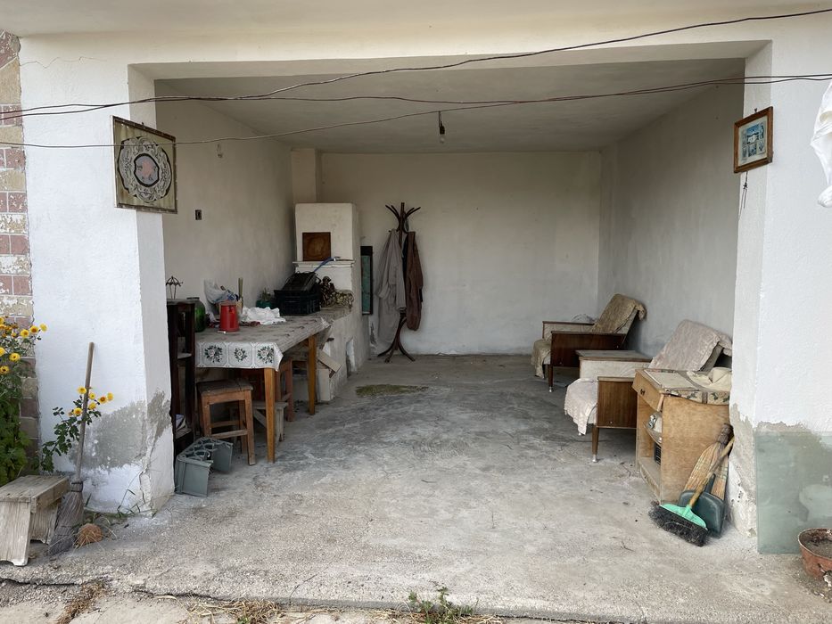 Casă cu teren 1.464 mp și anexe gospodărești – Priboieni, 8 km de Topoloveni