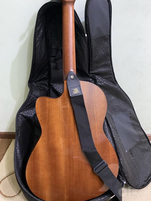 Gitara (Yamaha} classika