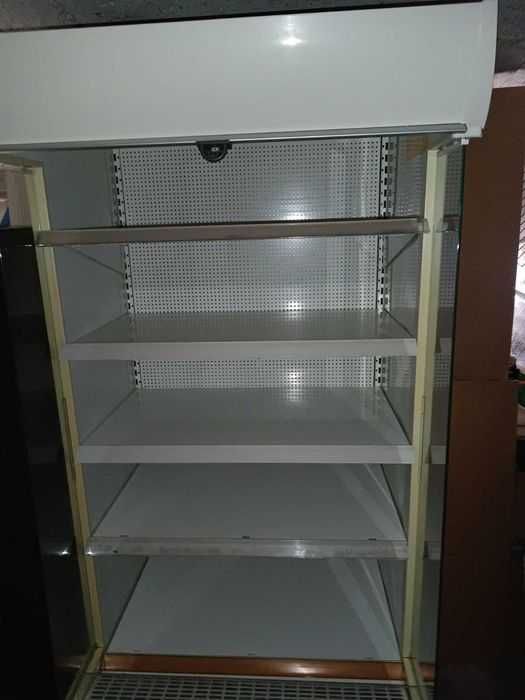 Хладилна витрина