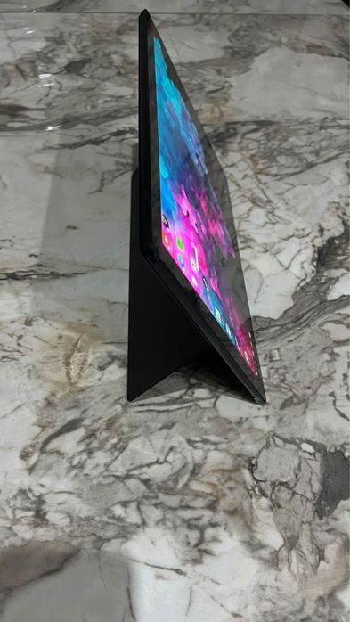 Планшет Microsort Surface Pro 6  256 GB