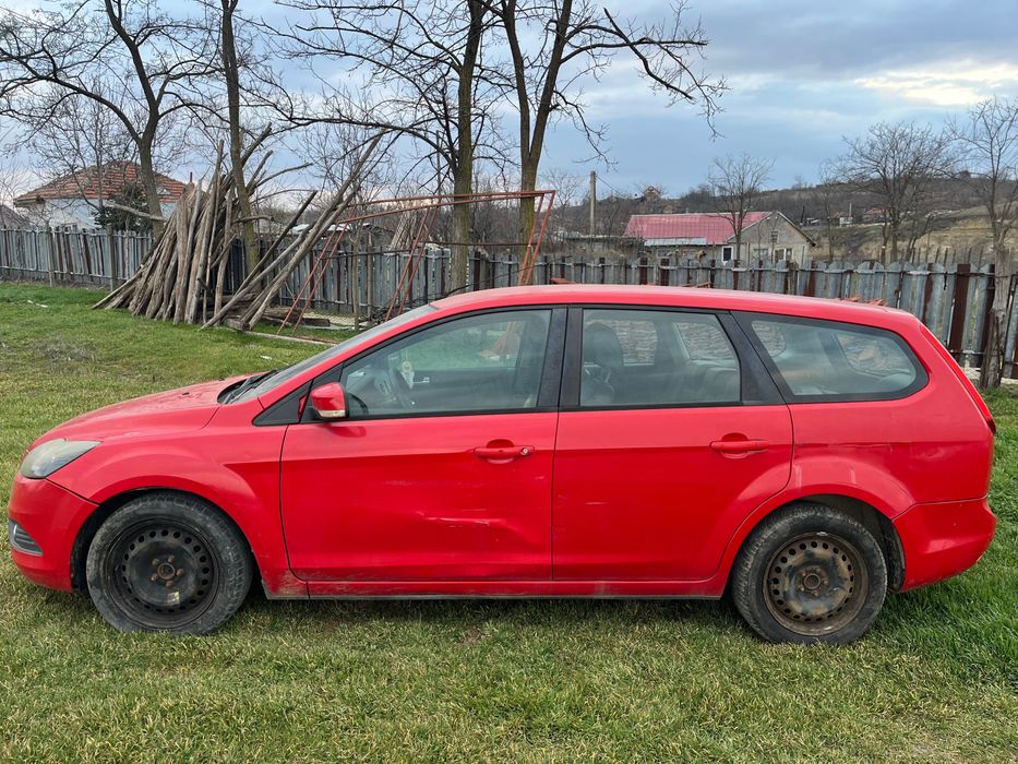 Ford Focus 2010 Break 1.6 TDCI - Se vinde întreagă pentru dezmembrări