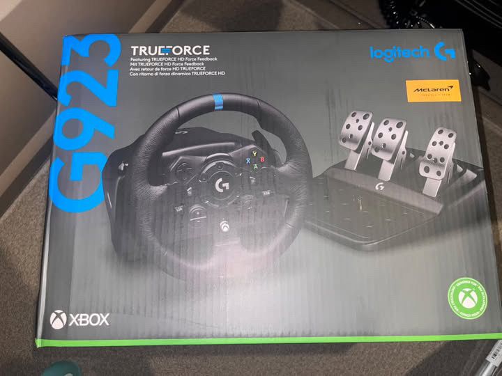 Volan si pedale Logitech