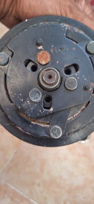 Компрессор  кондиционера на Isuzu