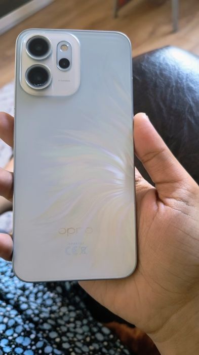 Oppo Reno 14F , în garanție