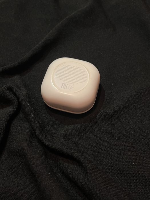 Galaxy Buds 2 в чёрном цвете