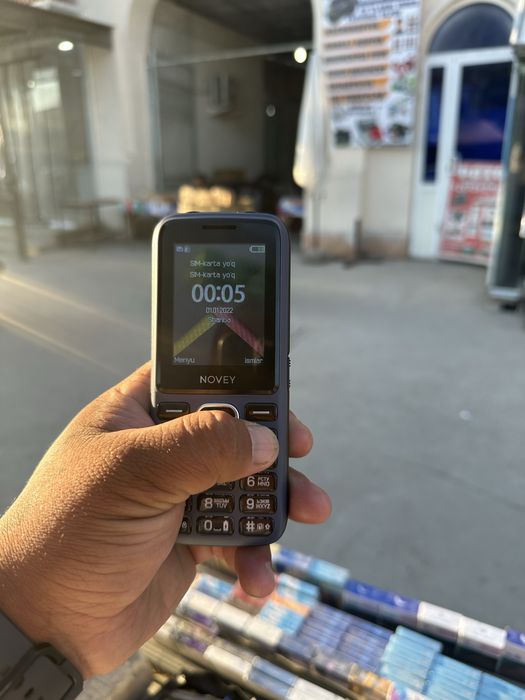 Novey P40i yangi telefon