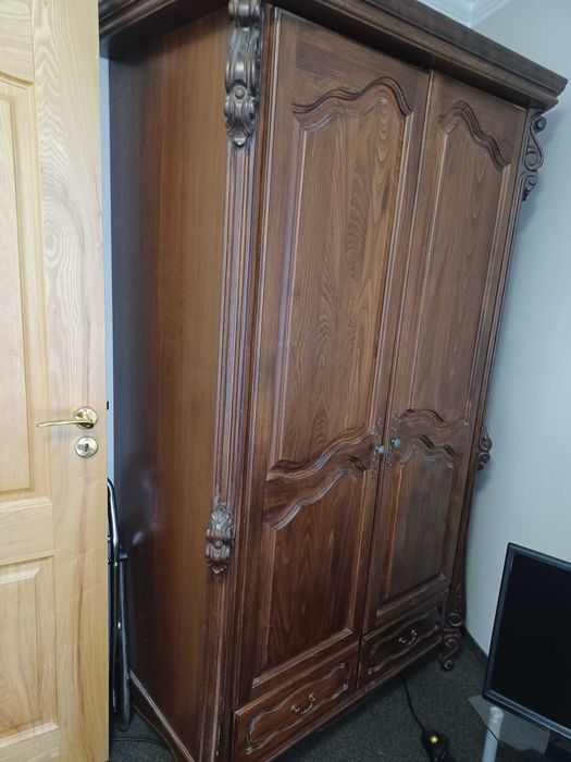 Продавам гардероб