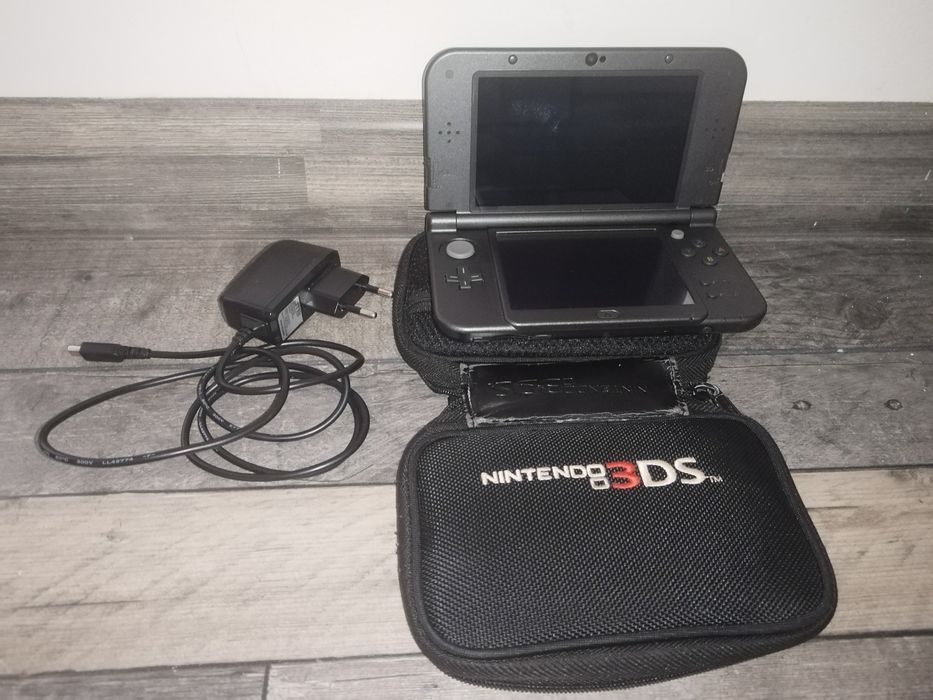 Nintendo 3DS XL -