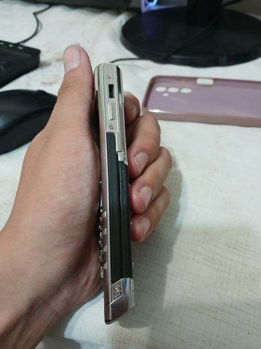 Vertu telefoni sotiladi