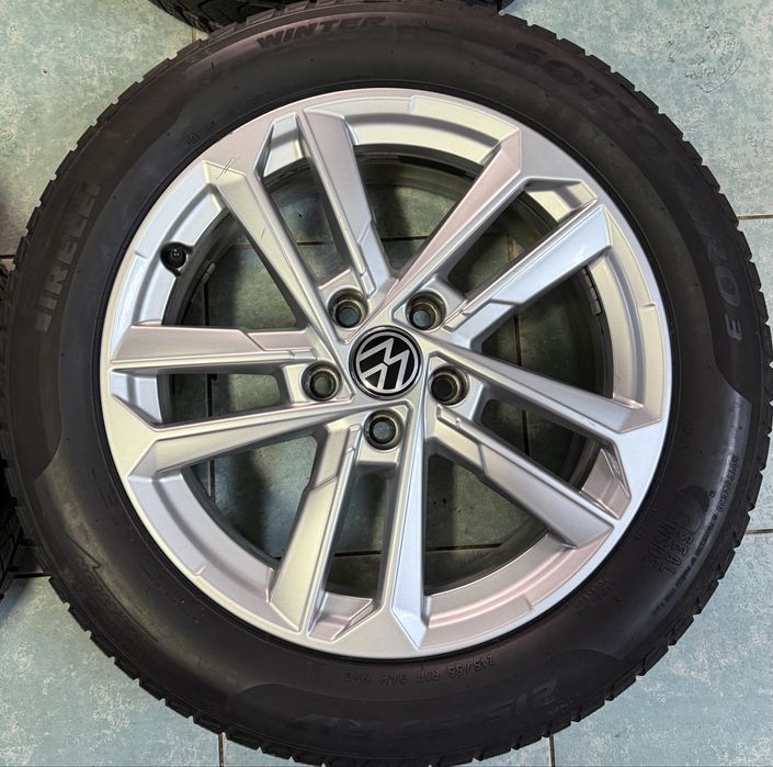 Jante aliaj R17 VW Passat B8 B9 T-Roc 215/55/17 iarna Pirelli 2021
