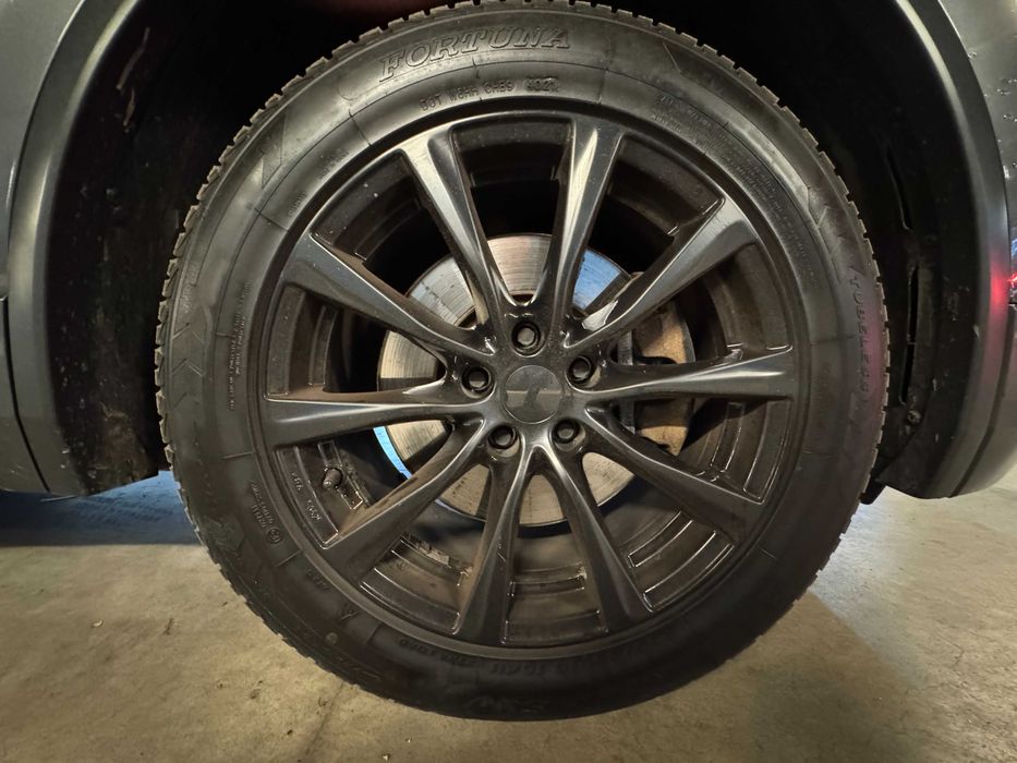 Черни джанти Borbet със зимни гуми 235/55/18 18 5х112 57.1 / 66.6 VW Tiguan Golf Passat Mercedes Audi BMW Skoda Seat