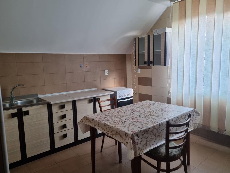 Ofer spre închiriere garsonieră!