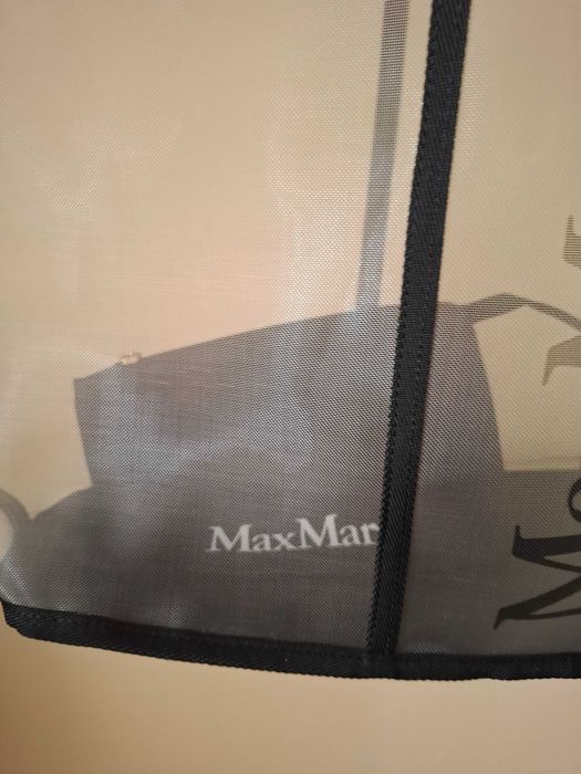 MaxMara мрежеста чанта и несесер с вградено огледало
