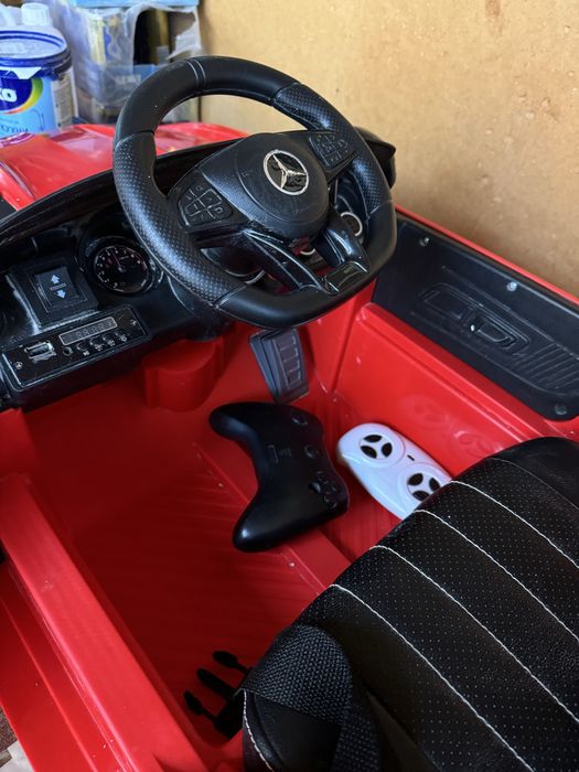Акумулаторна кола Mercedes AMG