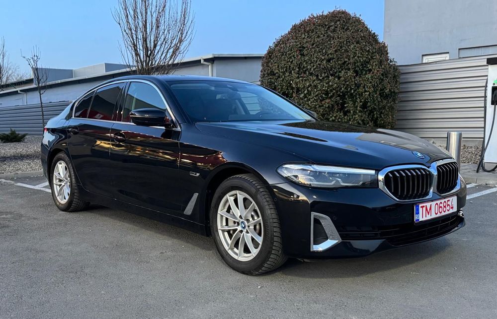 BMW Seria 5 G30-2.0i benzina hybrid plug in. 45000 km garantie până în 2027