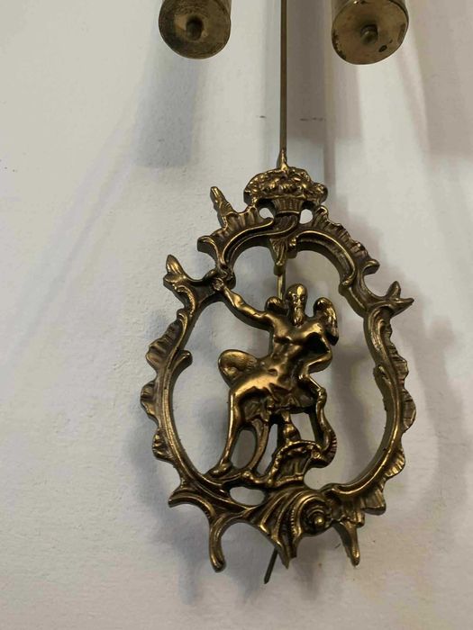 Ceas de peretecu pendula si doua greutati