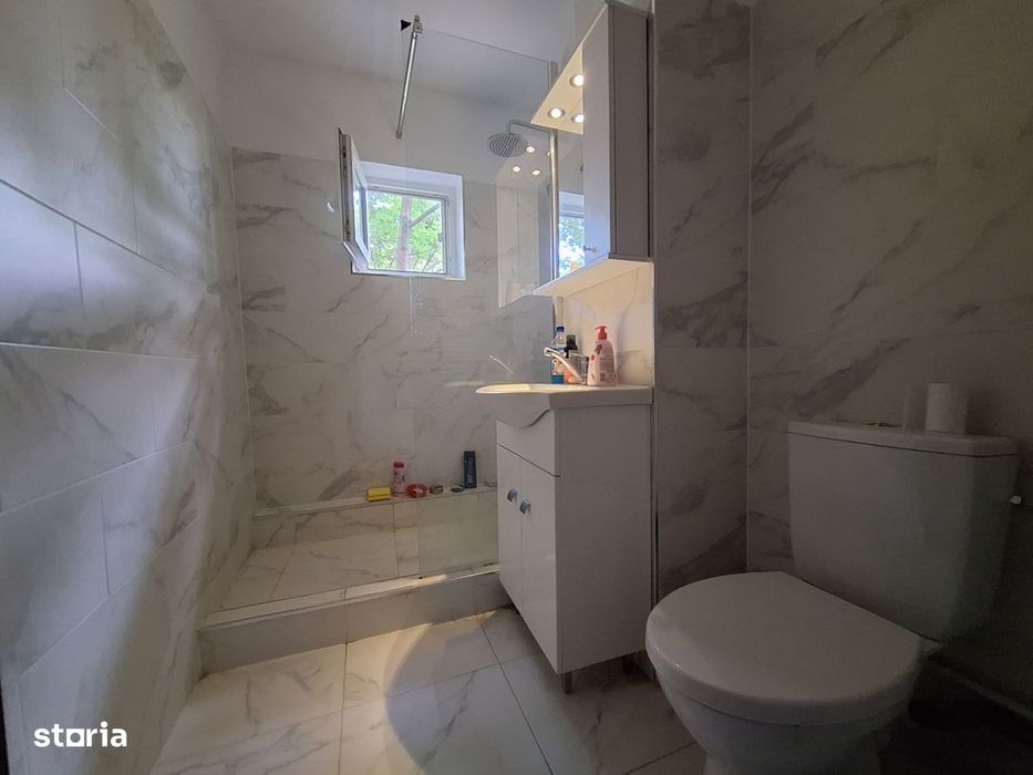 Oportunitate! Apartament 3 camere - decomandat - etaj 3 - Aradului