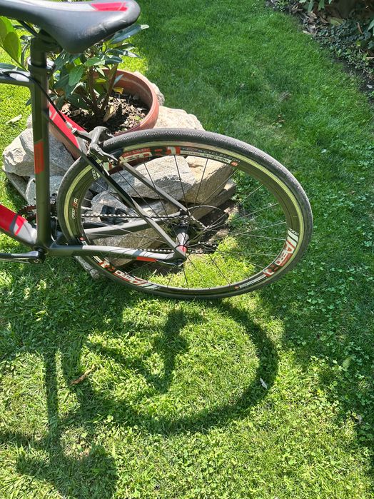Шосеен бегач пълен карбон Carrera Virago Carbon Road Bike – Пълен карбон – Shimano Sora – Tektro – Размер M/L  цена 620€