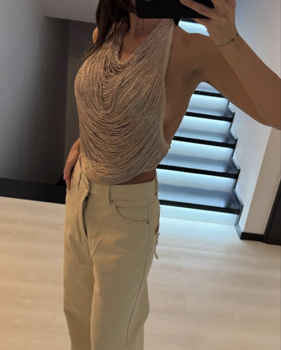 Top cu franjuri si spatele gol