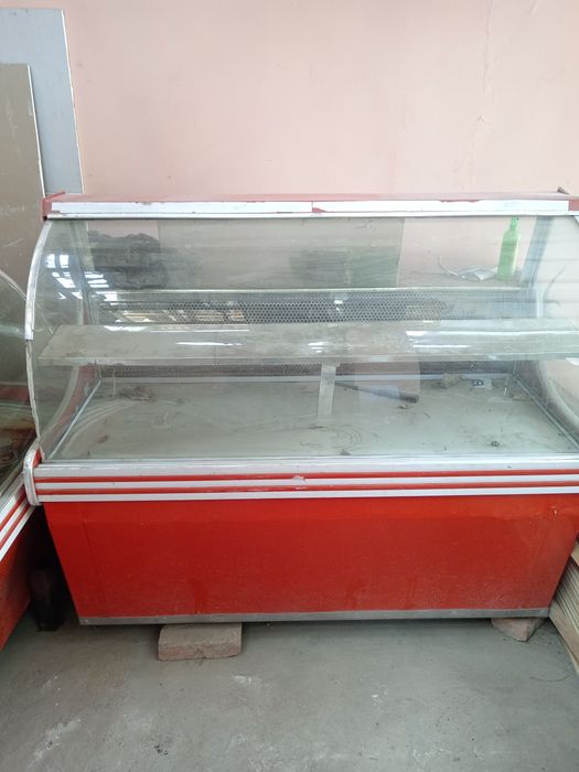 Vitrina xaladelnik 2 dona kami bor