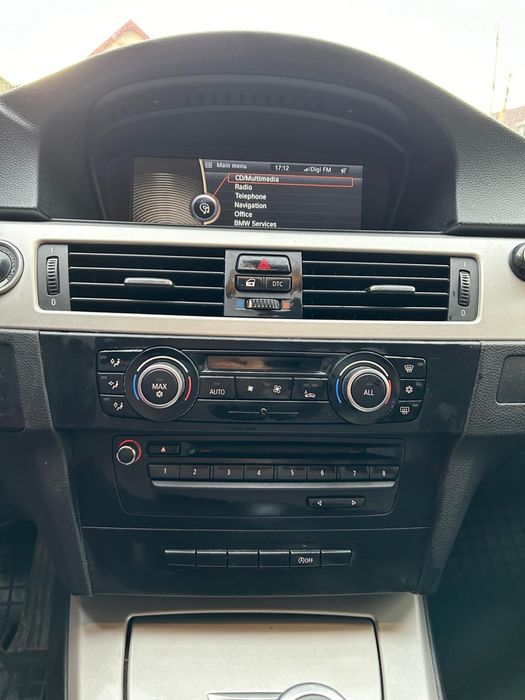 BMW Seria 3 2010 — imagine 5