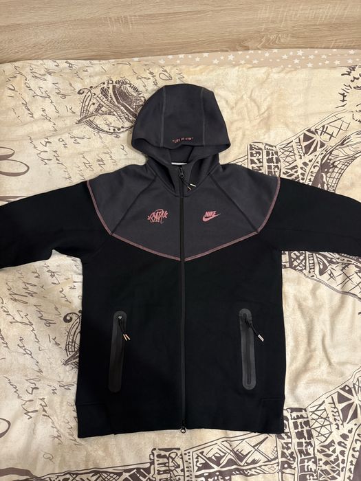 Nike Tech Fleece Windrunner x Central Cee