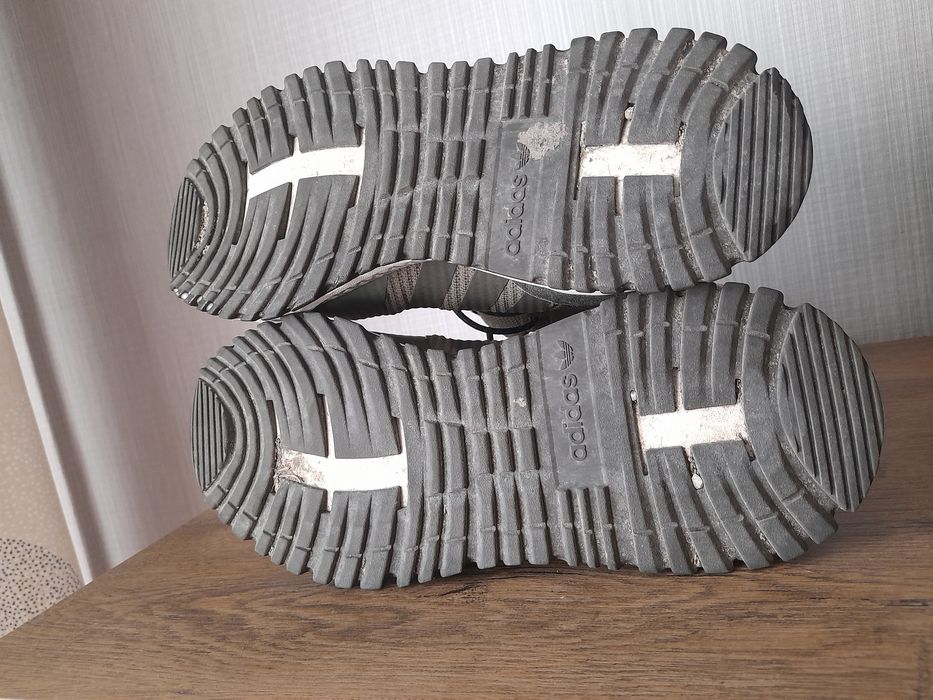 Adidas F 13 маратонки 40 номер.