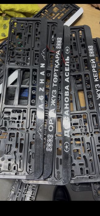 Именные LED подномерники