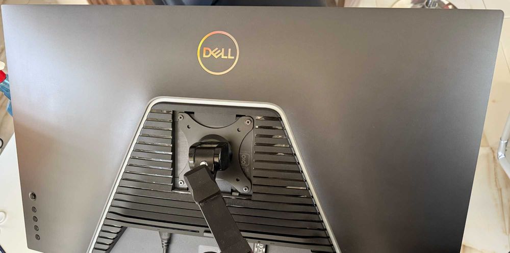 Геймърски Монитор Dell G3223Q 32" IPS 4K 144Hz в перфектно състояние