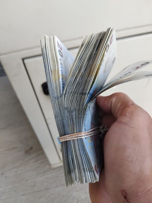 Vând bancnote de 20,  220 bucăți