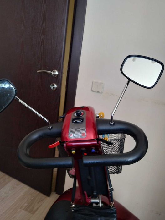 Инвалиден скутер Shoprider