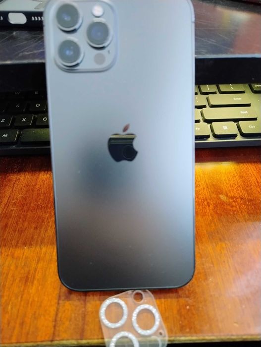 vand IPhone 12 pro max