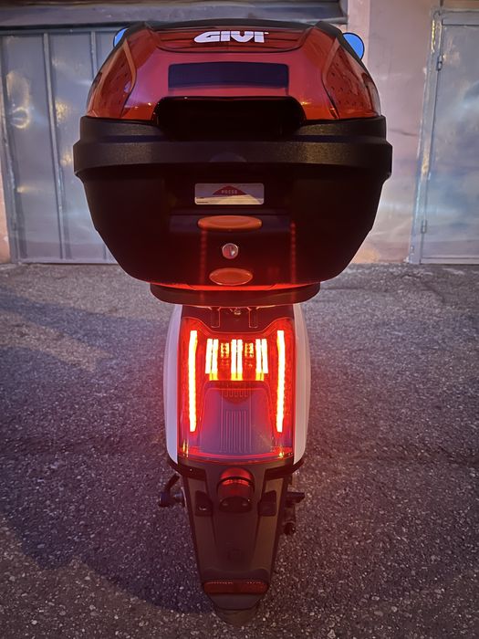 Scuter electric Super Soco Cux Full Led Alarma Impecabil ca nou