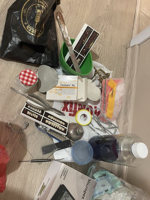 Дентални принадлежности подходящи за студент