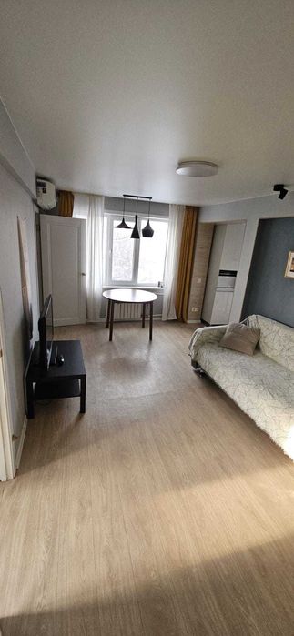 Продам 3х, ул. Новаторов, 15