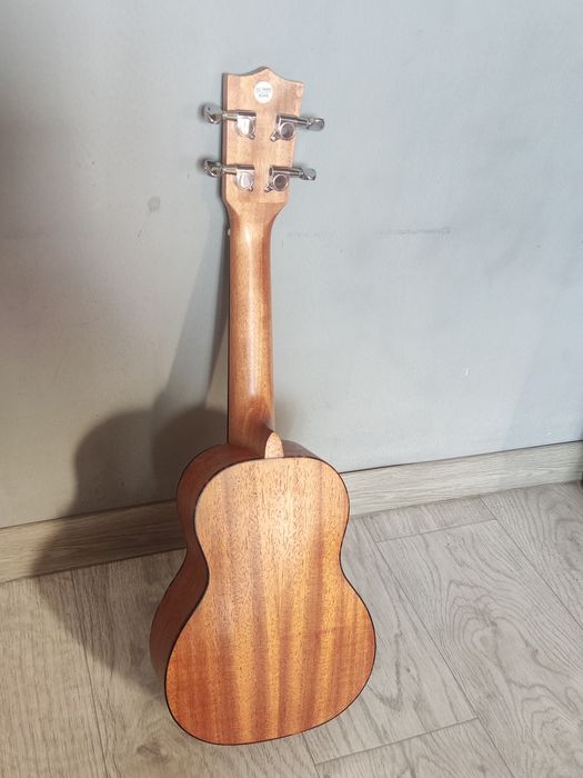 Продам инструмент укулеле