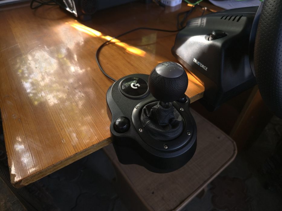 Logitech g923 с Driving force shifter