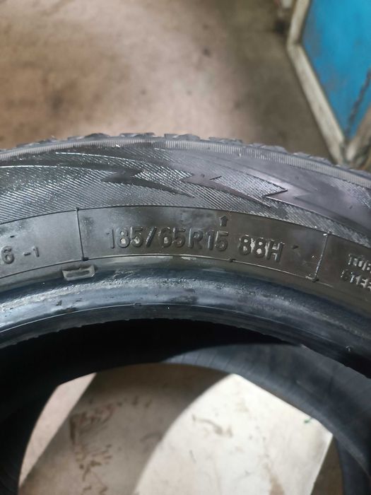Продам зимние шины R15.
