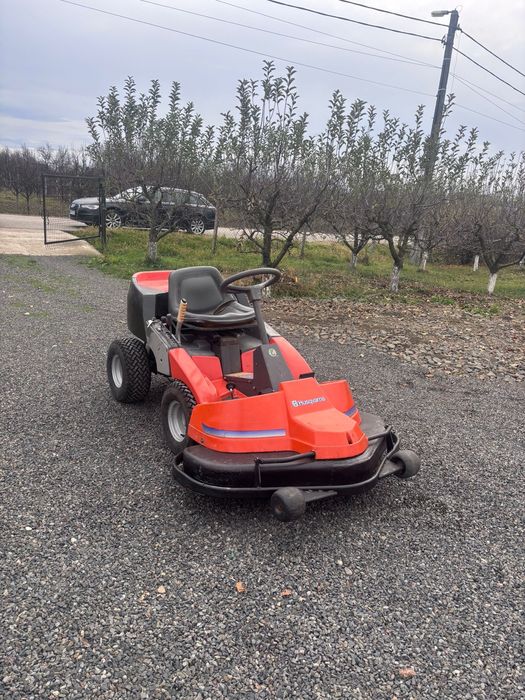 Tractoraș tuns iarba Husqvarna rider 1200