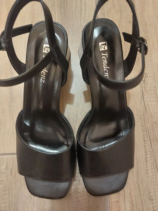 Сандали на ток Tendenz