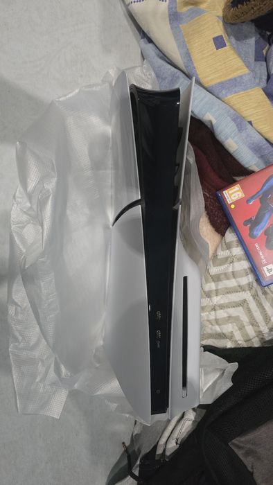 Чисто нов ps5 slim disc версията с 3 игри
