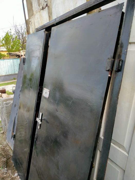 Железная входная дверь б/у