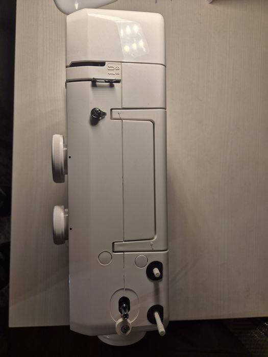 Швейная машина Janome 2323