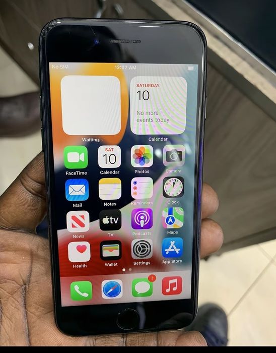 iPhone7 32gb батерия 72